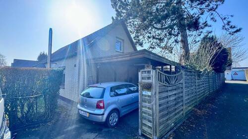 Carport mit Abstellraum - 