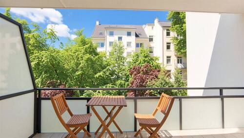 Großer Balkon mit Blick ins Grüne - 3 Zimmer Etagenwohnung in Hamburg