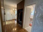 Flur mit Parkett - 