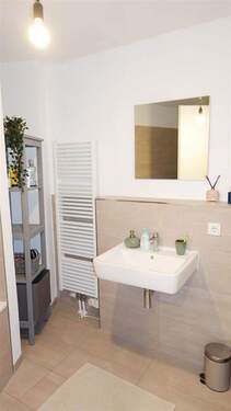 Modernes Wannenbad - 