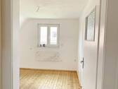 Zugang Küche - 2 Zimmer Etagenwohnung zur Miete in Fürth