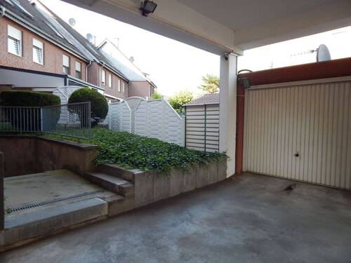 Garagenhof mit Kelleraussentreppe - Etagenwohnung mit 59,00 m² in Moers zum Kaufen