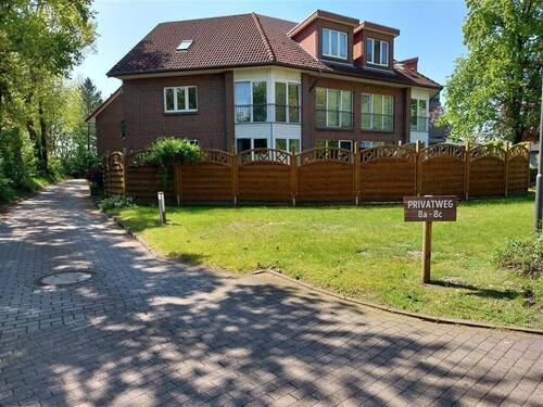 Hausansicht - 3 Zimmerwohnung in der Wohnoase Nelkenhof.