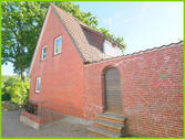 Haus seitlich mit Zufahrt - 