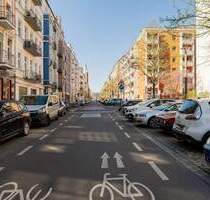 Ab sofort bezugsfertig! Gemütliche 3-Zimmer-Wohnung mit Aufzug in Toplage von Friedrichshain - Berlin