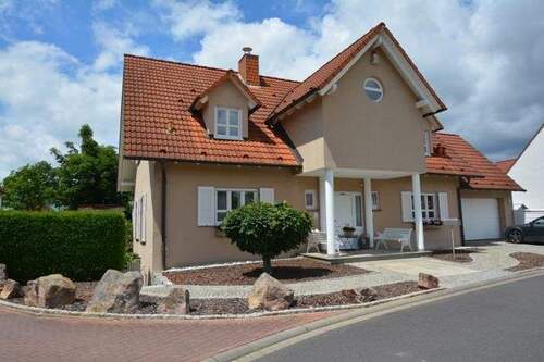 Hausansicht - 1 Zimmer Einfamilienhaus zum Kaufen in Großostheim