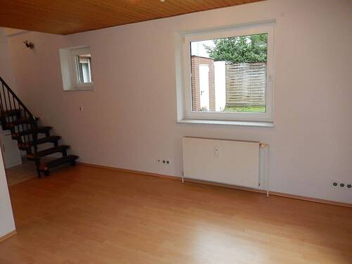 Wohnzimmer mit Aufgang 7469.JPG - 