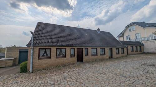 Straßenansicht - 