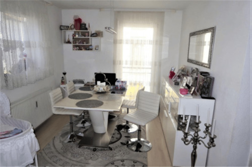 Wohnzimmer 1 - 3 Zimmer Etagenwohnung zur Miete in Eislingen/Fils