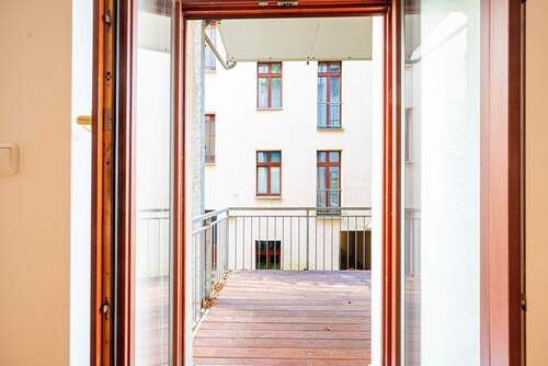 Bodentiefe Fenster - 2 Zimmer Etagenwohnung in Berlin