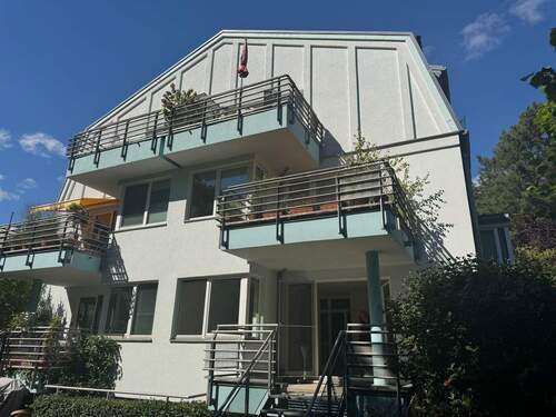 Hausansicht vom Garten - moderne Villenetage in Frohnau mit Garten BIETERVERFAHREN