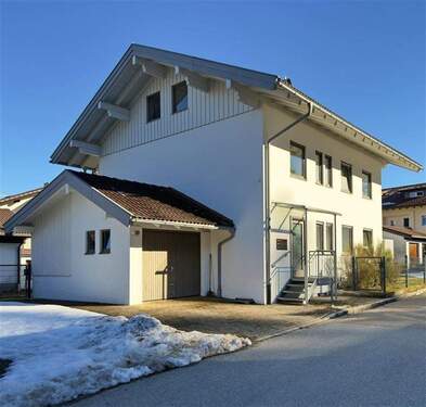 Aussenansicht - Mehrfamilienhaus, Wohnhaus mit 165,00 m&sup2; in Oberstaufen zum Kaufen