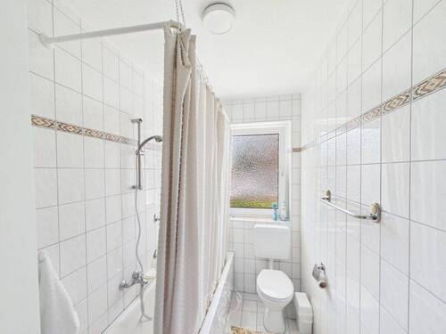 Bad EG - Mehrfamilienhaus, Wohnhaus mit 204,00 m&sup2; in Sennfeld zum Kaufen