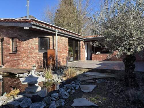 Terrasse 2 und Gartenhaus - 