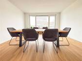 Wohnzimmer - Absolutes Highlight: 2-Zimmer-Wohnung mit großer Terrasse in Golzheim