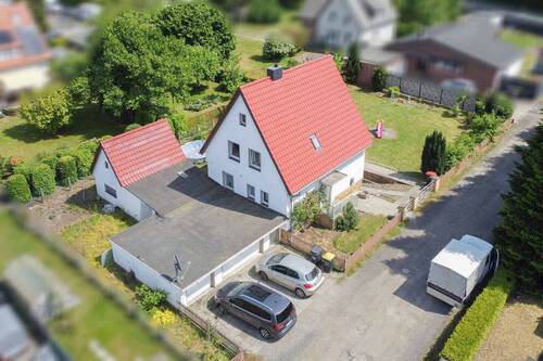 Hausansicht Garagen - 