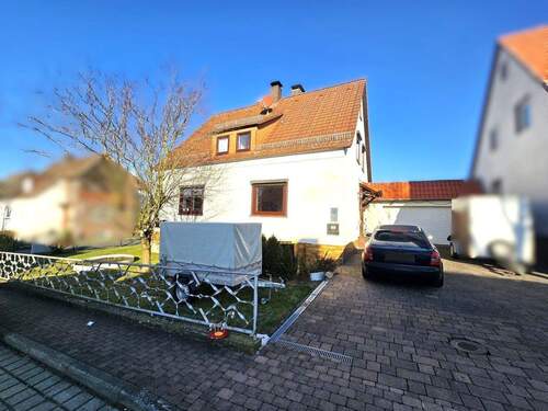 Frontansicht - 6 Zimmer Mehrfamilienhaus, Wohnhaus zum Kaufen in Vellmar / Frommershausen