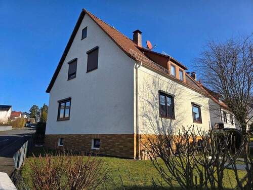 Seitenansicht - 6 Zimmer Mehrfamilienhaus, Wohnhaus in Vellmar / Frommershausen