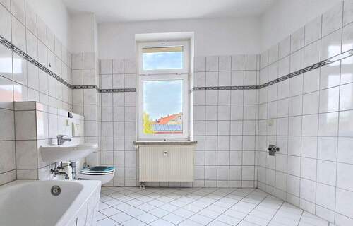 Badezimmer - Etagenwohnung mit 56,20 m&sup2; in Köthen (Anhalt) zur Miete