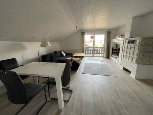 Freiräume zum Leben - RARITÄT! Liebenswerte Familienwohnung mit Garten und Terrasse - fast wie ein Haus.