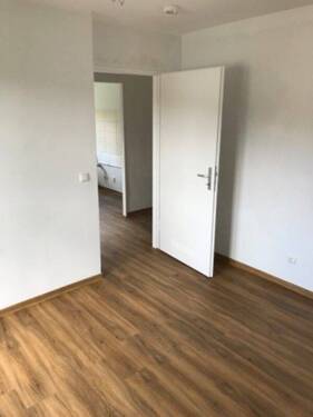 Blick vom Zimmer in den Flur.jpg - 3 Zimmer Etagenwohnung zur Miete in Schlüchtern
