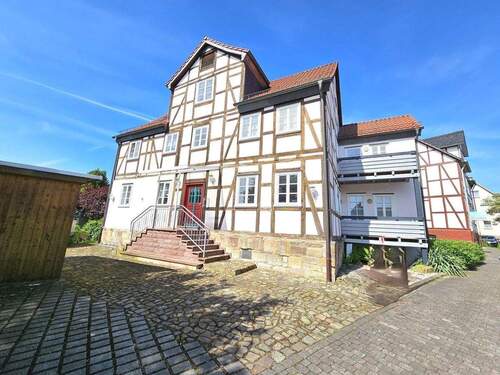 Frontansicht - Gemütliche 2 ZKB Dachgeschosswohnung in ruhiger Lage von Fuldatal - nur an Selbstzahler - Mindestmietzeit 2 Jahre