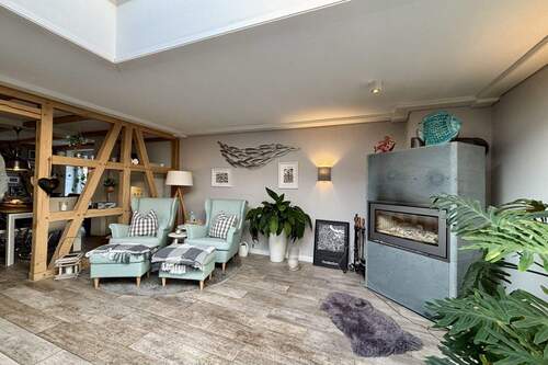 gemütliche Leseecke am Kamin - 