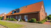 Außenansicht Eingang - 3 Zimmer Etagenwohnung zum Kaufen in Wittmund / Carolinensiel