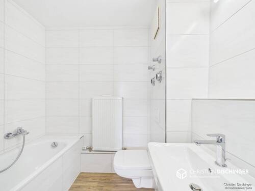 Badezimmer - 2 Zimmer Etagenwohnung zum Kaufen in Regensburg