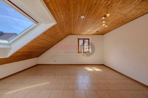 Wohnzimmer im Dachgeschoss - 