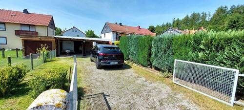 Garageneinfahrt - Doppelhaushälfte mit 135,00 m&sup2; in Bad Grund zum Kaufen