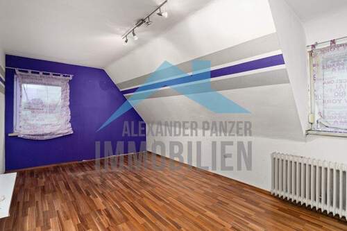 Zimmer 1 Dachgeschoss - 