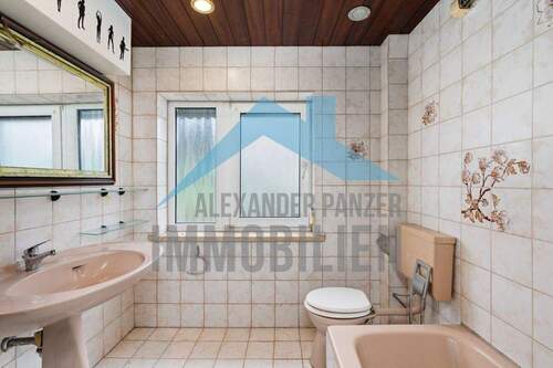 Badezimmer Dachgeschoss - 