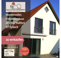 Mehr als ein Zuhause: Lichtdurchflutetes Wohnhaus mit Pool, Terrassen & Doppelgarage - Haßfurt Sylbach
