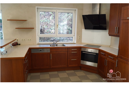 Die Einbauküche ist bereits im Kaufpreis enthalten - 