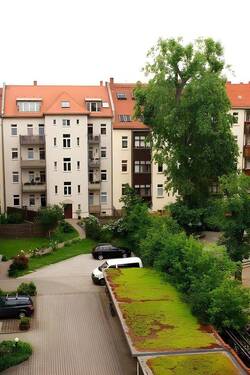 Bild 1 - Designer-BadParkettgroßer Balkon: Charmante 3-Zi-Wohnung mit EBK 3. OG