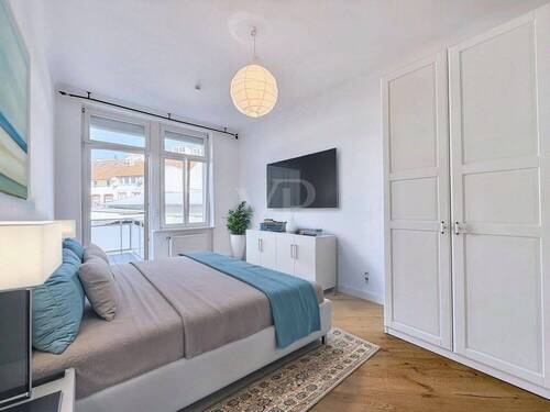 weiteres Zimmer mit Einbauschrank mit KI - 