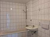 Badezimmer - Etagenwohnung mit 62,00 m² in Leipzig zur Miete