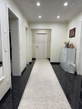 Blick zum Eingangsbereich.jpg - 