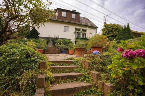 Rückseite des Wohnhauses - 5 Zimmer Einfamilienhaus in Essen