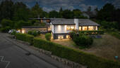 Bei Nacht - 7 Zimmer Einfamilienhaus in Sinsheim