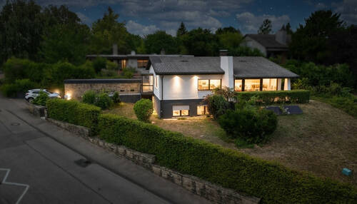 Bei Nacht - 7 Zimmer Einfamilienhaus in Sinsheim