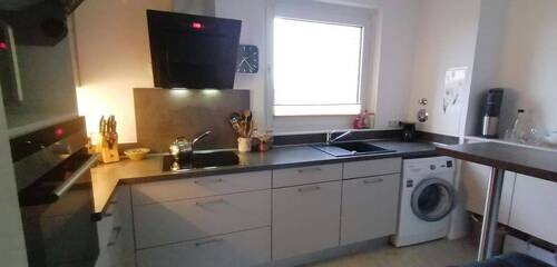 Küche mit Markengeräten - 3 Zimmer Etagenwohnung in Braunschweig