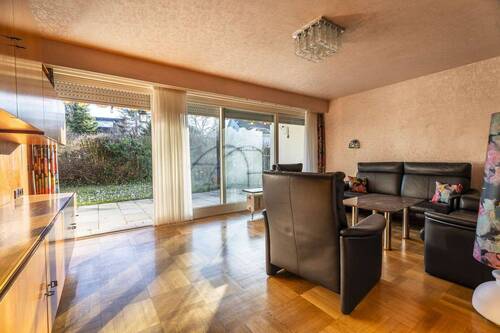 01 - Wohnzimmer - 1 Zimmer Mehrfamilienhaus, Wohnhaus zum Kaufen in Göppingen