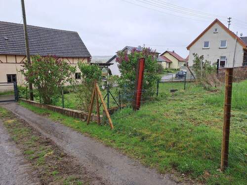 Privater Weg zur Straße - 