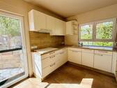 Küche mit Terrassenzugang - 4 Zimmer Doppelhaushälfte in Moritzburg