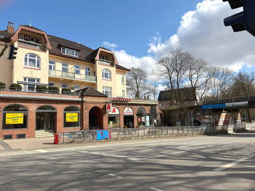 S-Bahnhof um die Ecke - 