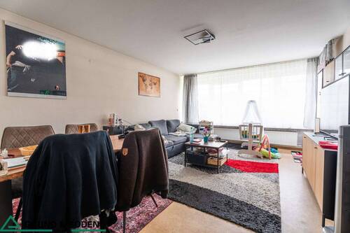 01 - Wohnzimmer - Ankommen & wohlfühlen: 3-Zimmer-Wohnung mit Balkon und Gartenmitbenutzung in Faurndau