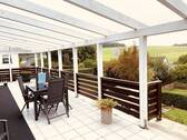 5. Terrasse und Hauseingang - 