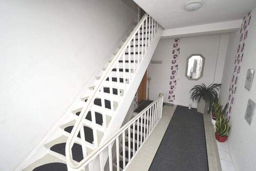 Treppenhaus linke Haushälfte - 